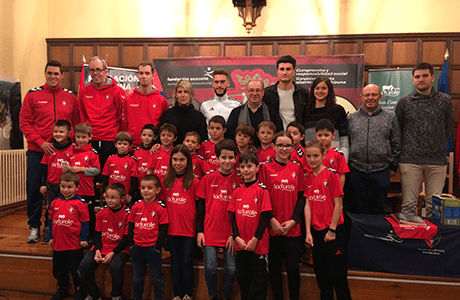 Fundación Osasuna visita la sede de la escuela de fútbol en Lumbier