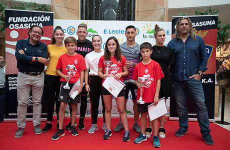 Nerea Tellería, Sara Carrillo, Brandon y Chimy Ávila entregaron los premios del fútbol plaza 2019